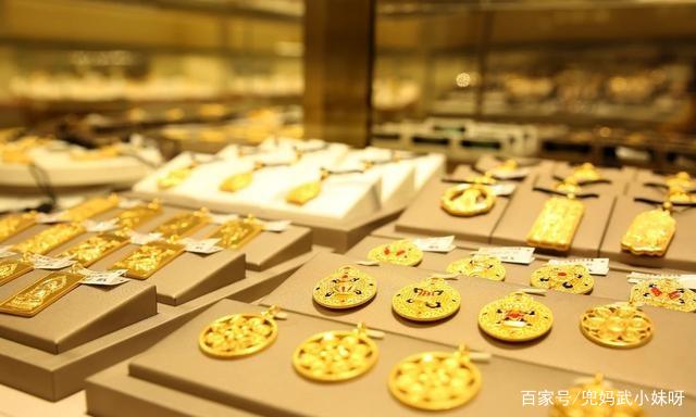 黄金首饰的零售价是每克600元,如何选择黄金首饰好看又不贵?